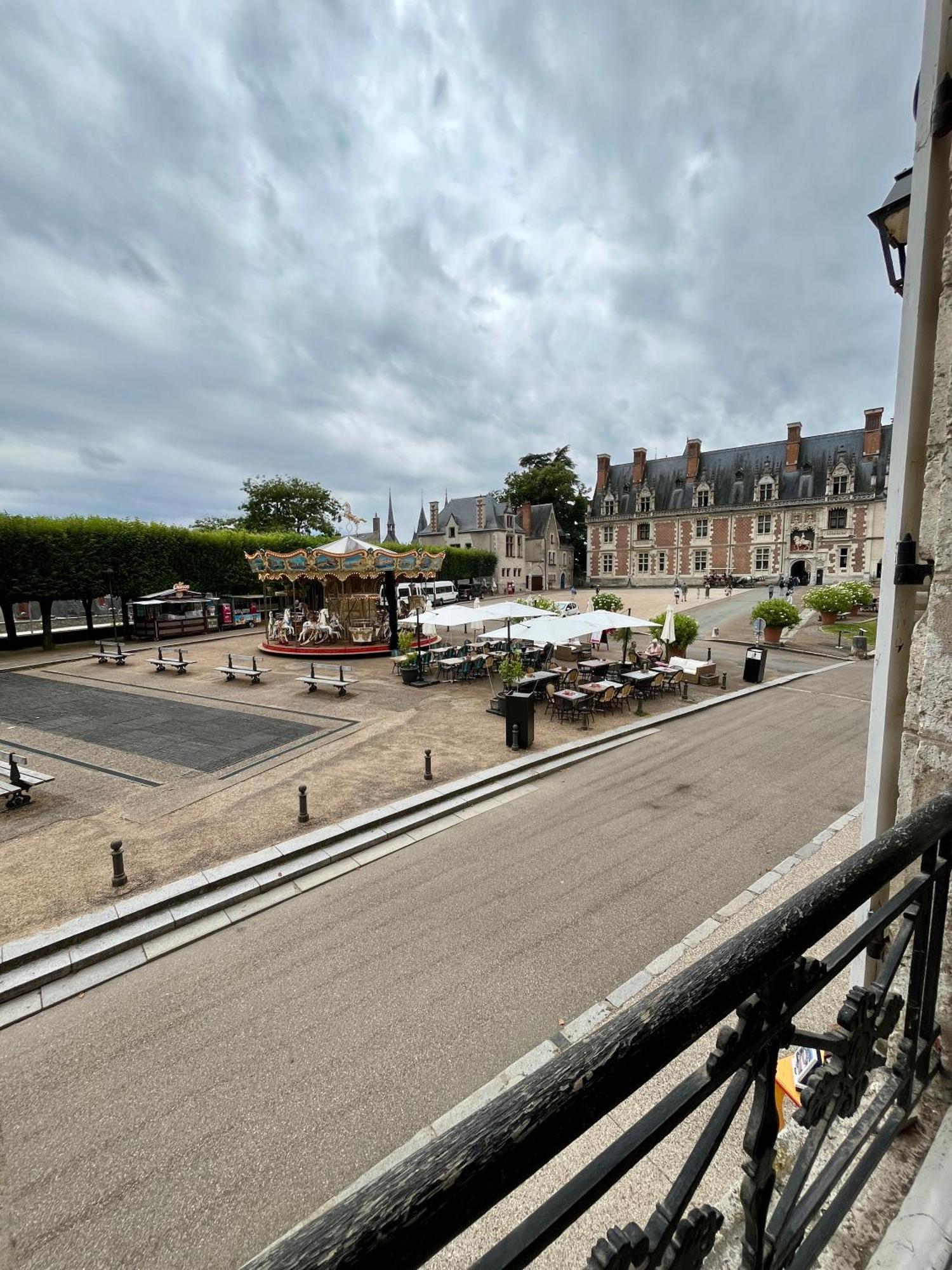 La Place Du Chateau - Vue Exceptionnelle Sur Le Chateau De 블루아 외부 사진