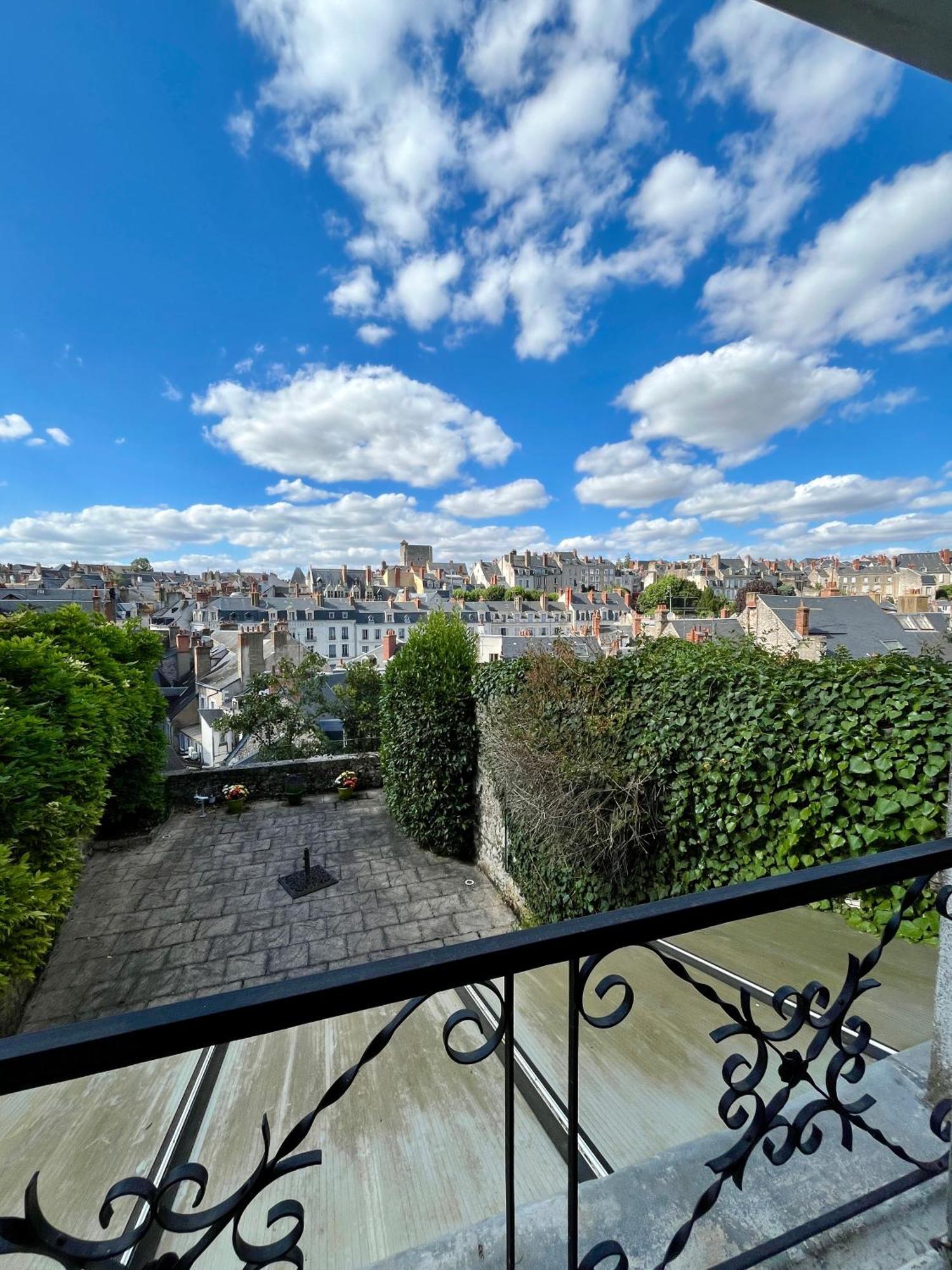 La Place Du Chateau - Vue Exceptionnelle Sur Le Chateau De 블루아 외부 사진